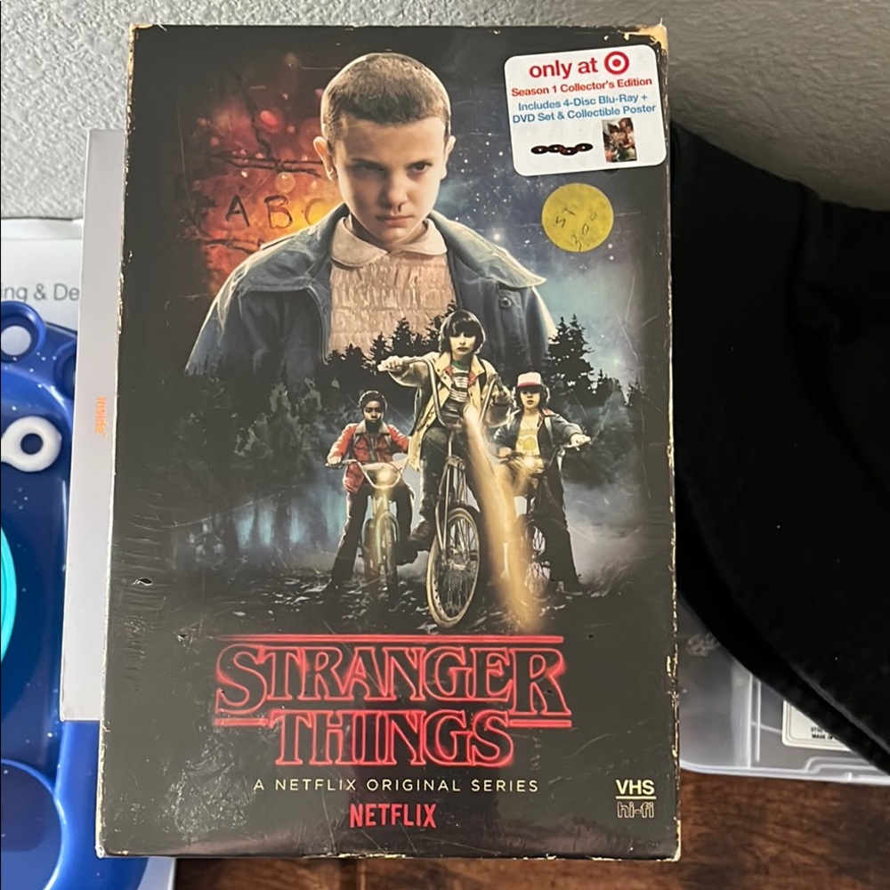 Stranger Things Season 1 VHS Box Set Blue Ray DVD sealed in box